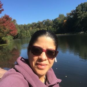 Meet your Posher, Monica